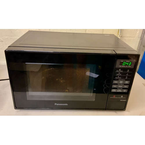 98 - PANASONIC NN-E28JBM MICROWAVE IN BLACK