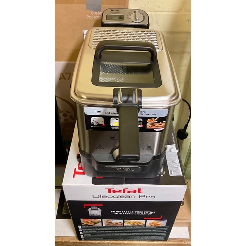 100 - BOXED TEFAL OLEOCLEAN PRO DEEP FAT FRYER WITH OIL FILTRATION