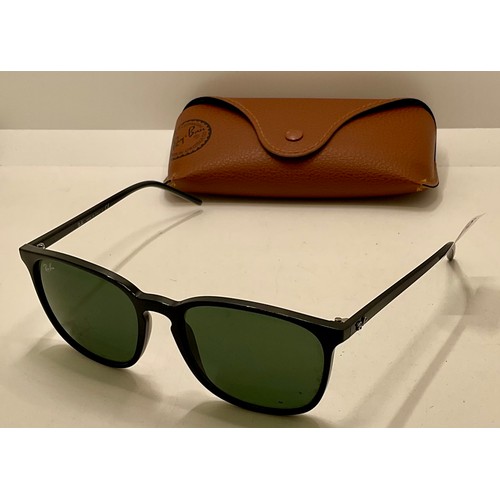 44 - PAIR OF RAYBAN RB4387 SUNGLASSES IN BLACK WITH RAYBAN CASE