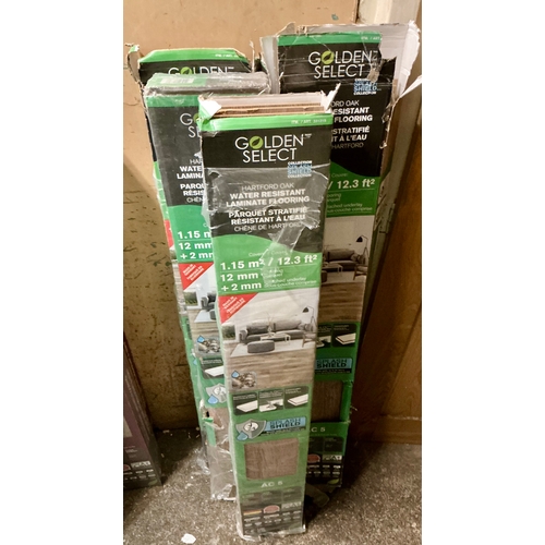 70 - 5 PACKS OF GOLDEN SELECT HARTFORD OAK LAMINATE FLOORING COVERS 1.15M2/12.3FT2 WITH 2MM ATTACHED UNDE... 