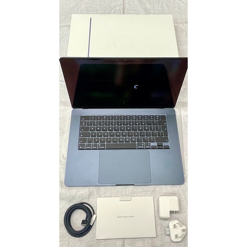 60 - APPLE MACBOOK AIR 15 M MW1M3B/A M4 512GB 10C/10G, WITH BOX, CHARGER, DOCS