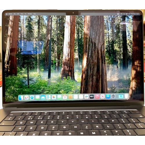 60 - APPLE MACBOOK AIR 15 M MW1M3B/A M4 512GB 10C/10G, WITH BOX, CHARGER, DOCS