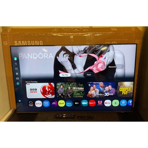 81 - BOXED SAMSUNG 50”QLED 4K SMART TV WITH 2X REMOTES QE50Q8FAAUXXU - no stand