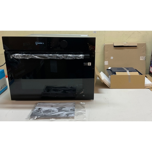93 - BOXED SAMSUNG SMART THINGS SPEED COOK OVEN  - NQ5B5763DBK