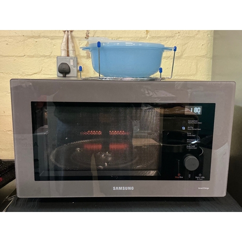 98 - SAMSUNG SMART THINGS 3 IN 1 COMBINATION MICROWAVE OVEN - MICROWAVE/AIR FRYER/ OVEN - WITH PLASTIC MI... 