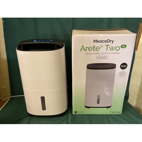 188 - BOXED MEACO DRY ARETE TWO 18L CAPACITY WITH DIGITAL DISPLAY
