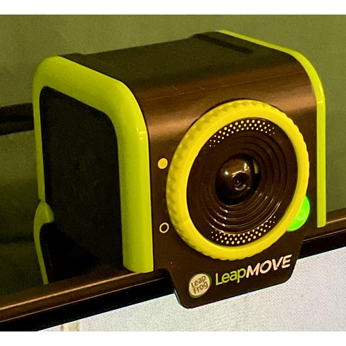 215 - LEAP FROG LEAP MOVE MOTION BASED GAME WITH 25 PRE LOADED GAMES - MOUNT ONTOP OF YOUR TV TO PLAY. COM... 
