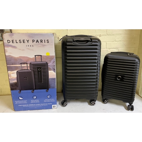 220 - BOXED DELSEY PARIS 2 PIECE LUGGAGE SET IN TEXTURED BLACK - TRUNK SPINNER AND CARRY ON