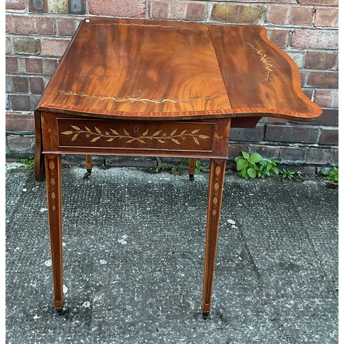 307 - A GEORGE III MAHOGANY AND SATINWOOD BANDED EXTENDING PEMBROKE TABLE, ON MOULDED SQUARE TAPERED LEGS ... 