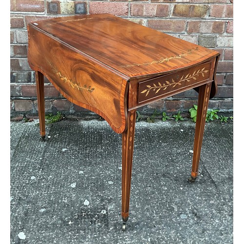 307 - A GEORGE III MAHOGANY AND SATINWOOD BANDED EXTENDING PEMBROKE TABLE, ON MOULDED SQUARE TAPERED LEGS ... 