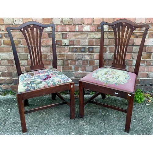 317 - A PAIR OF EARLY 19TH.C MAHOGANY DINING CHAIRS, WITH DROP IN TAPESTRY SEATS