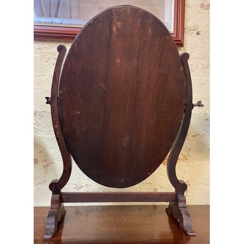 314 - AN ANTIQUE MAHOGANY OVAL PLATE SKELETON TOILET MIRROR - APPROX 48.CM.H X 35.CM.W X 17.CM.D