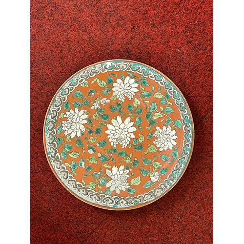 354 - A LARGE CHINESE CHARGER - A 19TH CENTURY CHINESE FAMILLE VERTE CHARGER DECORATED IN LARGE WHITE CHRY... 