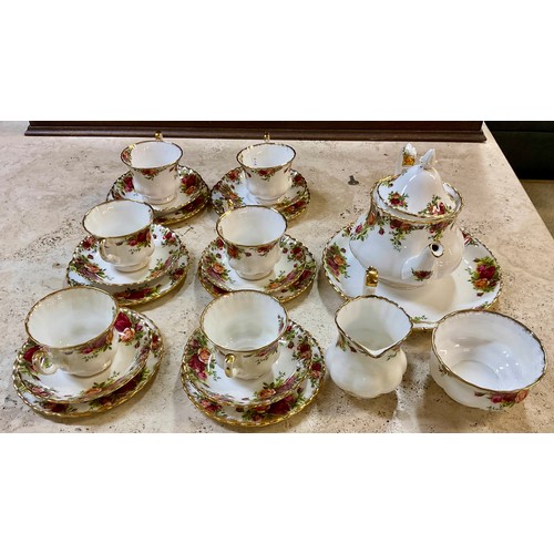 455 - ROYAL ALBERT 'OLD COUNTRY ROSES' TEA SET, COMPRISING TEAPOT, MILK, SUGAR, 6 CUPS, 6 SAUCERS, 6 SIDE ... 