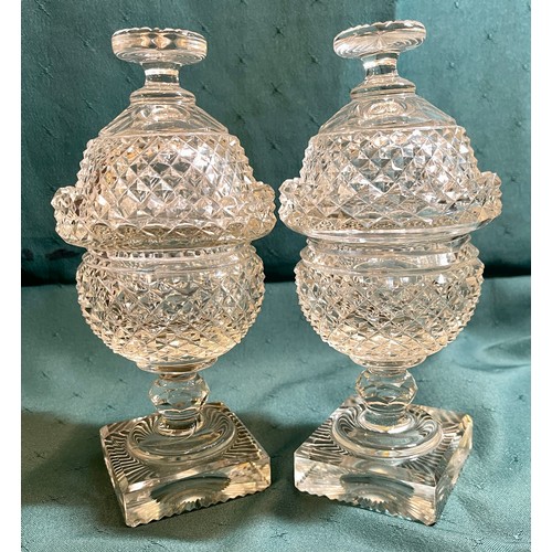 465 - A PAIR OF EARLY 19TH.C CUT GLASS COVERED BONBON DISHES WITH EXTENSIVE HOB PATTERN AND DIAMOND NAIL C... 