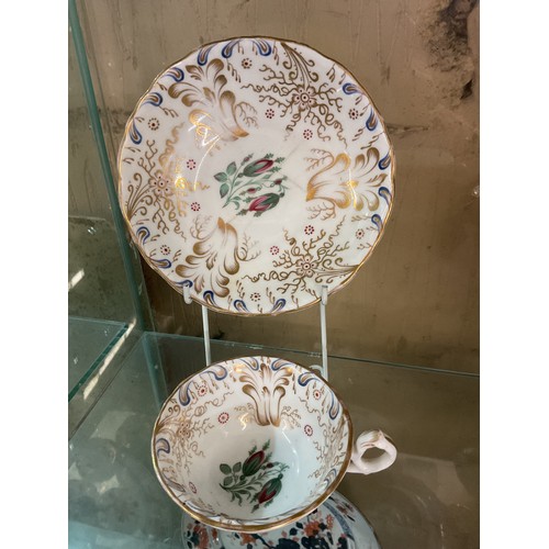 473 - SMALL COLLECTION OF ANTIQUE BONE CHINA CUPS AND SAUCERS INCL, THOMAS GOODE OF LONDON, ROSE PATTERNED... 