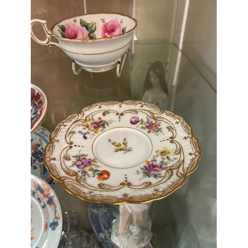 473 - SMALL COLLECTION OF ANTIQUE BONE CHINA CUPS AND SAUCERS INCL, THOMAS GOODE OF LONDON, ROSE PATTERNED... 