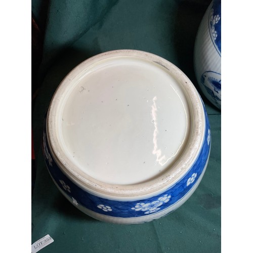 353 - A PAIR OF CHINESE BLUE AND WHITE PORCELAIN GINGER JARS OF STOUT OVOID FORM, FEATURING ALTERNATE PANE... 