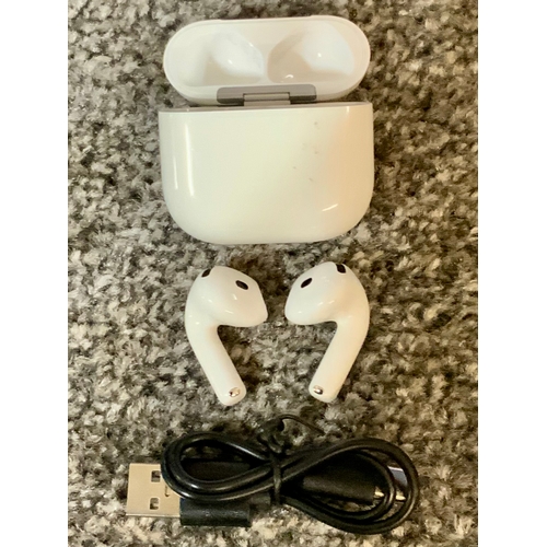 11 - APPLE AIRPODS 4TH GEN WITH WIRELESS CHARGING CASE