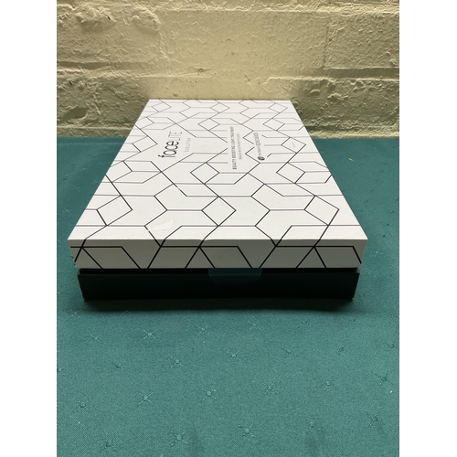 25 - BOXED FACELITE EVOLUTION BEAUTY BOOSTING LIGHT TREATMENT - BOX SEALED