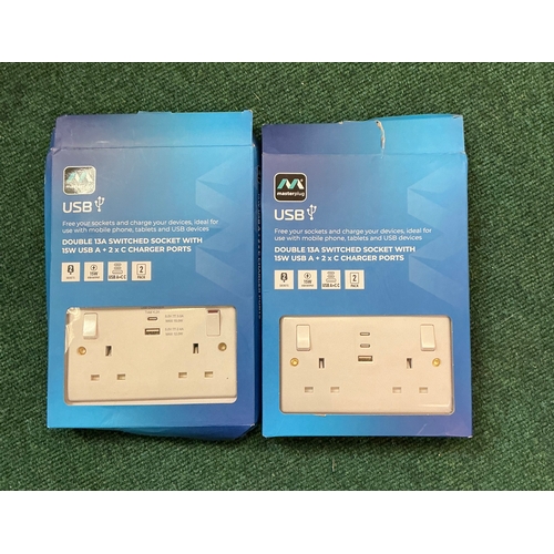 31 - BOXED SET OF 3 MASTER PLUG USB TWIN WALL SOCKETS - 2X USB C AND 1 USB A