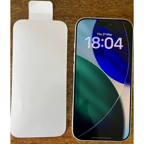 6 - BOXED Apple iPhone 17 256GB White, box, Usb-c Cable etc Model A3520 (NG6J4ZP/A) - 6.3-inch Super Ret... 