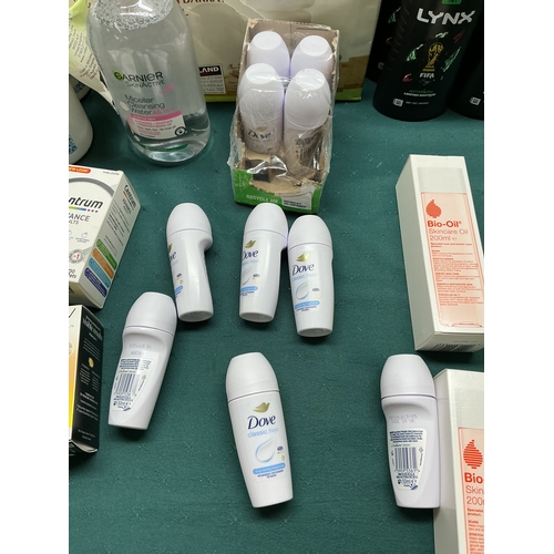 30 - A QTY OF MIXED TOILETRIES INCLUDING OLAY RETINOL 24 NIGHT CREAM ( BOTH SEALED ) OLAY 7 IN 1 ( SEALED... 