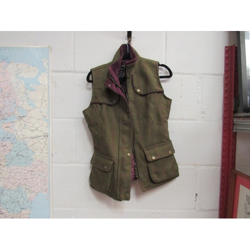 1068 - A Ryedale Country Clothing tweed riding gilet, size 34   (R) £0