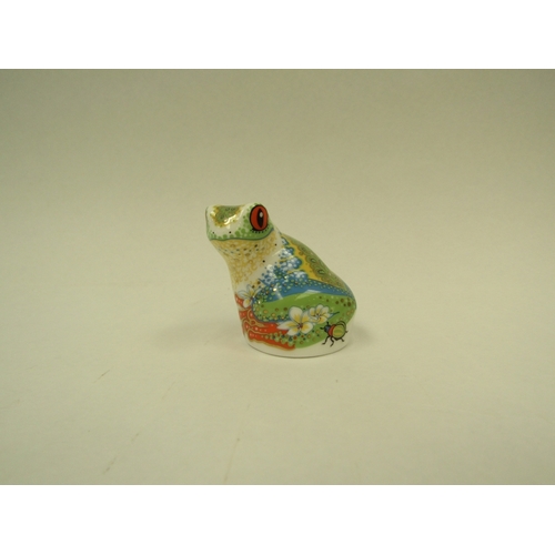 1452 - A Royal Crown Derby paperweight Red Eyed Tree Frog, gold stopper, boxed