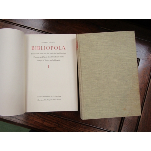 54 - Siegfred Taubert 'Bibliopola', 1966, Hamburg, two volumes in original slipcase, pictures and text ab... 