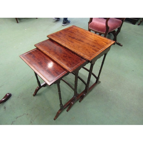 104 - A nest of three tables (E) £15-25