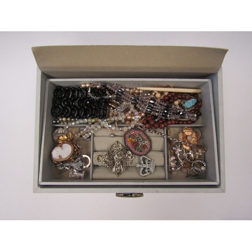 1335 - A quantity of assorted jewellery and bijouterie including silver charms