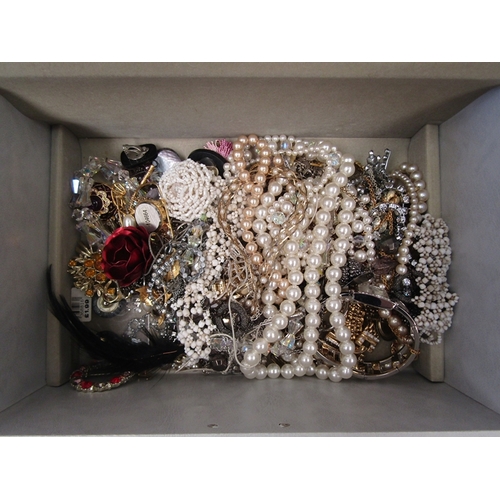 1335 - A quantity of assorted jewellery and bijouterie including silver charms