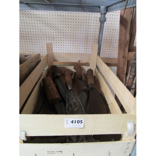 4105 - A tray of billhooks and slashers including Elwell