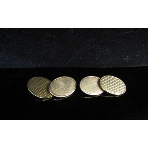 5193 - A pair of 9ct gold cufflinks, 11.3g