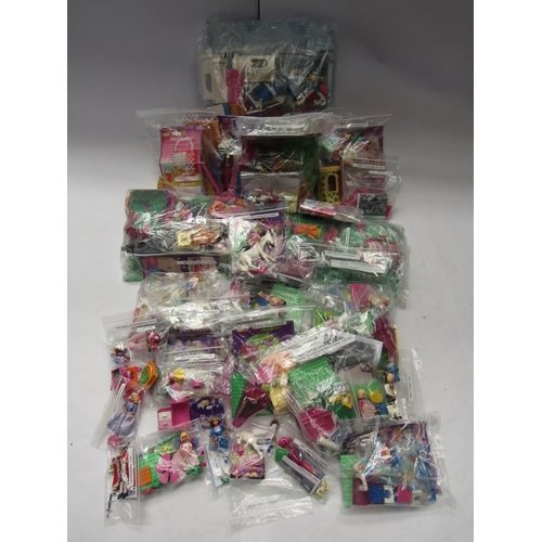 7145 - A collection of unboxed Lego Belville sets to include 5840 Garden Palymates, 5822 Jennifer and Foal,... 