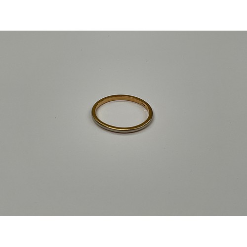 8159 - An 18k gold wedding band, size J, slim form, 1.5g