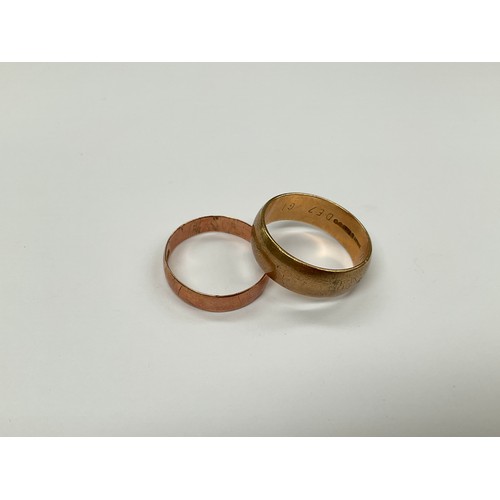 8160 - Two 9ct wedding bands, one rose gold size S, the other U/V, 7.8g