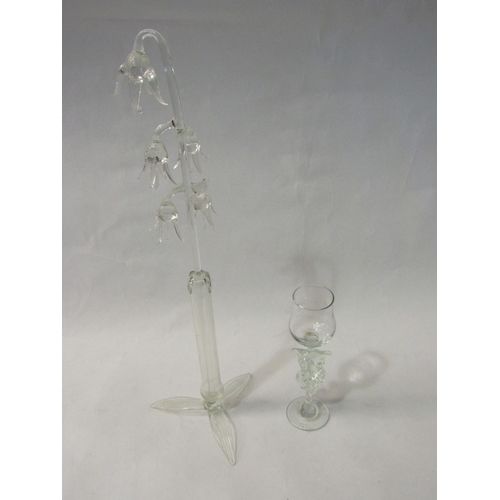 447 - A small glass with owl stem and a hand blown stem of flowers in vase (2)        (E) £8-12