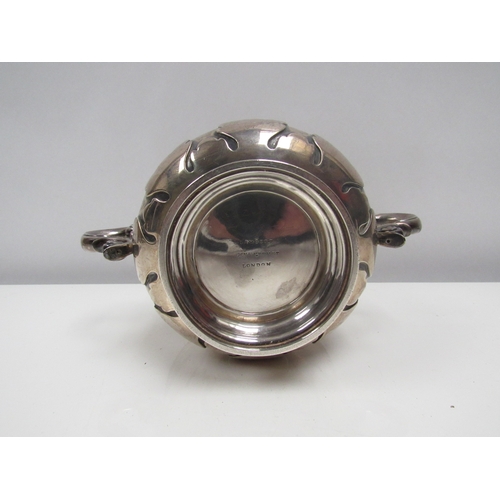 8233 - A Lambert & Co. silver porringer with s scroll handles, acanthus leaf decoration, London 1909, Brita... 