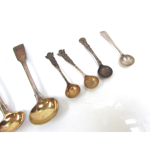 8259 - Mixed silver mustard and salt spoons (9) 69g