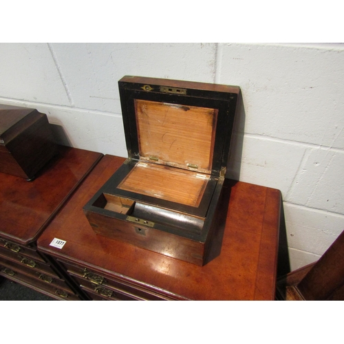 1075 - A Victorian walnut writing slope a/f          (E) £15-20