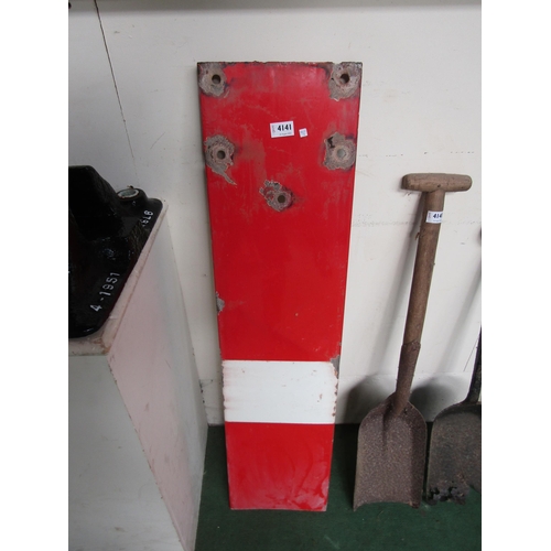 4141 - An enamel semaphore signal arm, 106cm long