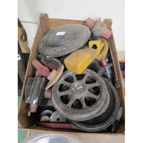 4199 - A box containing various wooden casting patterns including wheels, axle boxes, coupling rods, chimne... 