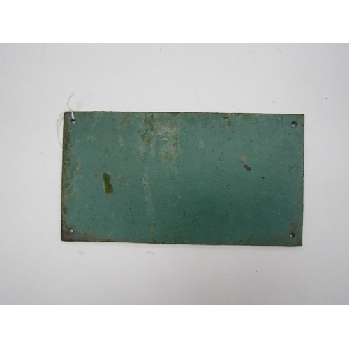 4091 - A cast iron Southern Railway sign - Quiet Please, 26.5 x 14.5cm