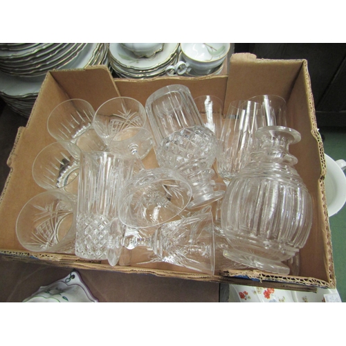 395 - A small selection of glasses including crystal examples