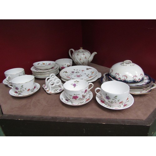 290 - A collection of ceramics; part Crown Staffordshire teaset, Sadler teapot, and Spode Copeland ceramic... 