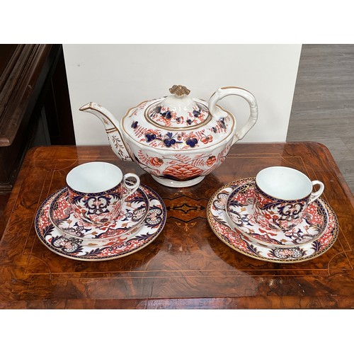 1126 - A quantity of Royal Crown Derby tea and dinner wares, mainly Imari pattern, some a/f    (R) £60