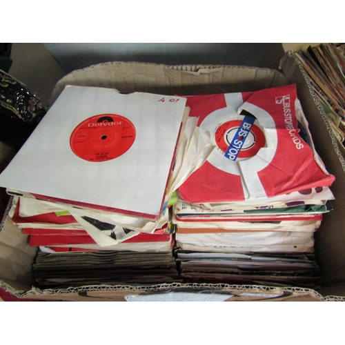 1391 - Approx 300 assorted 1970's singles including Rod Stewart, 10cc, Cat Stevens, Abba etc.