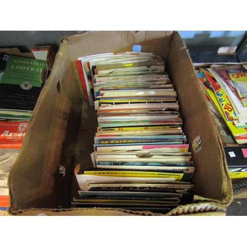 1405 - A box of 1960's vinyl LP's and singles   (E) £10-20